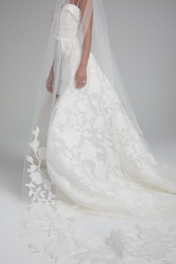 AVM755 - Floral jacquard cathedral veil Online Hot Sale - Image 3