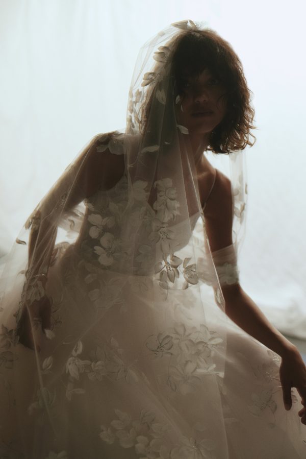 AVM751 - Hand Painted Veil Cheap